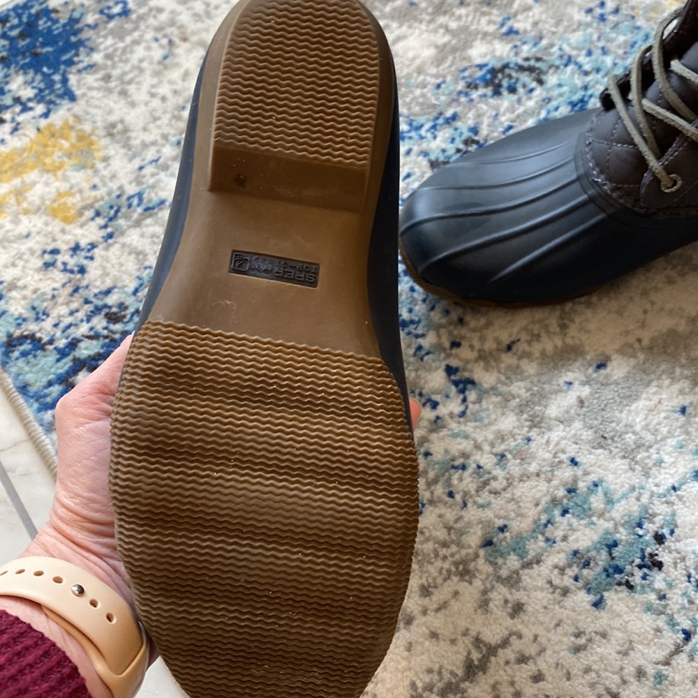 Sperry 8 Quilted Duck Boot. Worn Once. - image 3